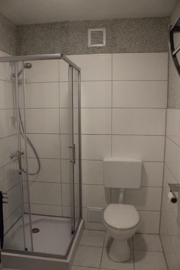 Zimmer Sucht Bewohner ดุยส์บูร์ก ภายนอก รูปภาพ